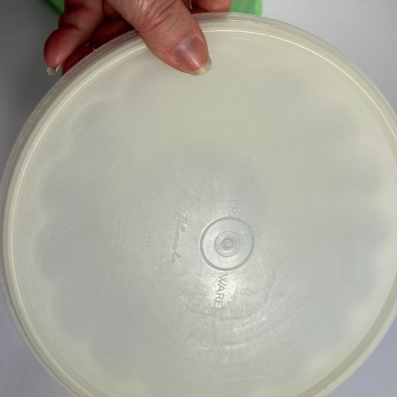 Vintage Tupperware Jello Molds Set of 2 Missing a Lid Green White Dessert Ring - Picture 9 of 10